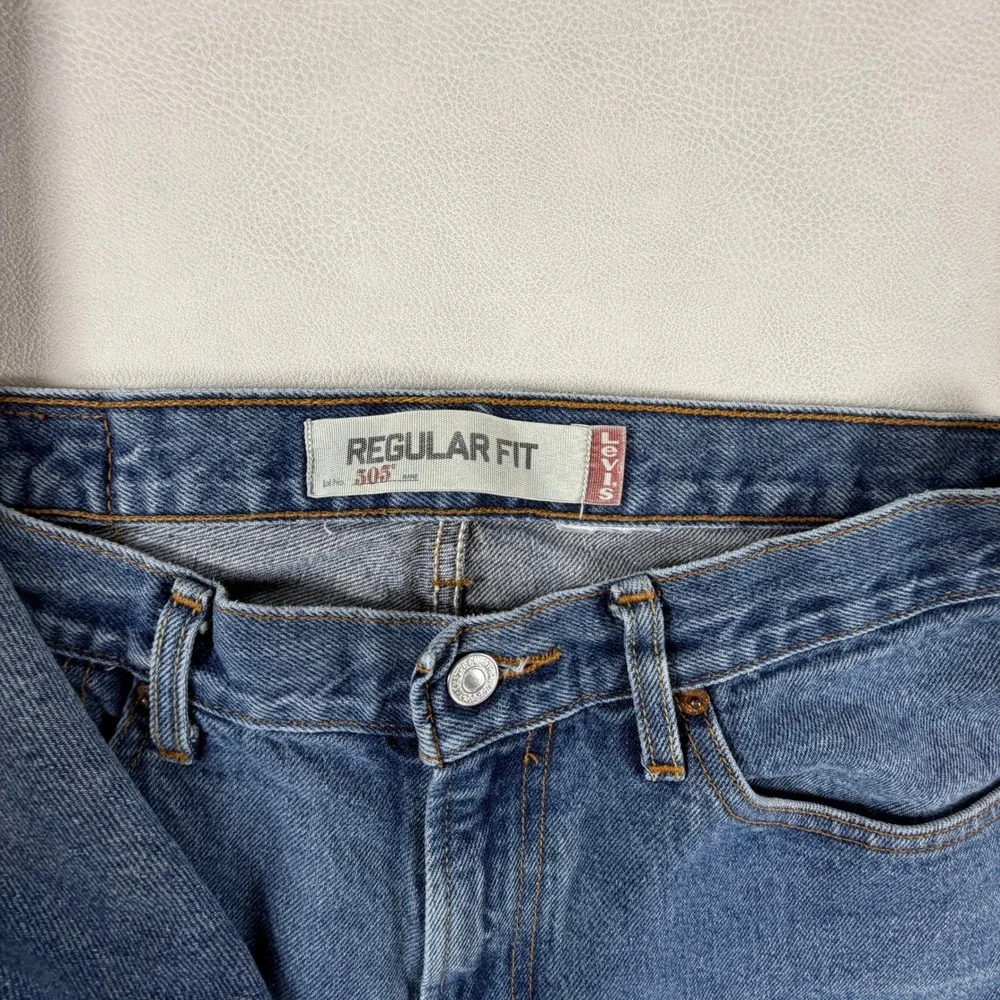 Vintage Levis 505 Regular Fit Jeans Mens 32x34 Medium Wash Straight Leg Denim